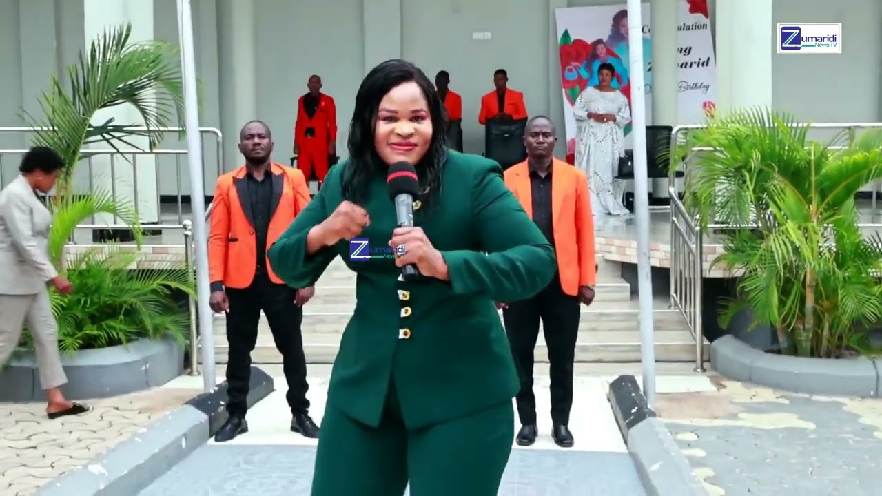 SHETANI ANASHANGAA ZUMARIDI NI MUNGU GANI ANAREJESHA AMANI. KINAMUUMA