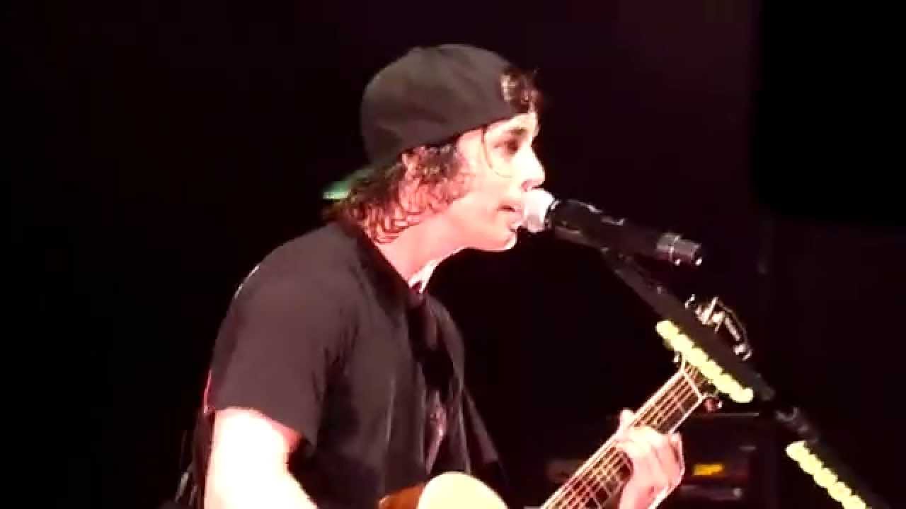 Pierce The Veil I'm Low On Gas And You Need A Jacket Manchester