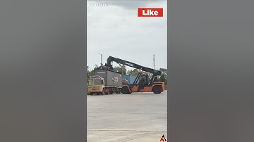 Heavy Duty Container Handler | Unloading Shipping Container from Truck | Forklift | Heavy Truck | AN