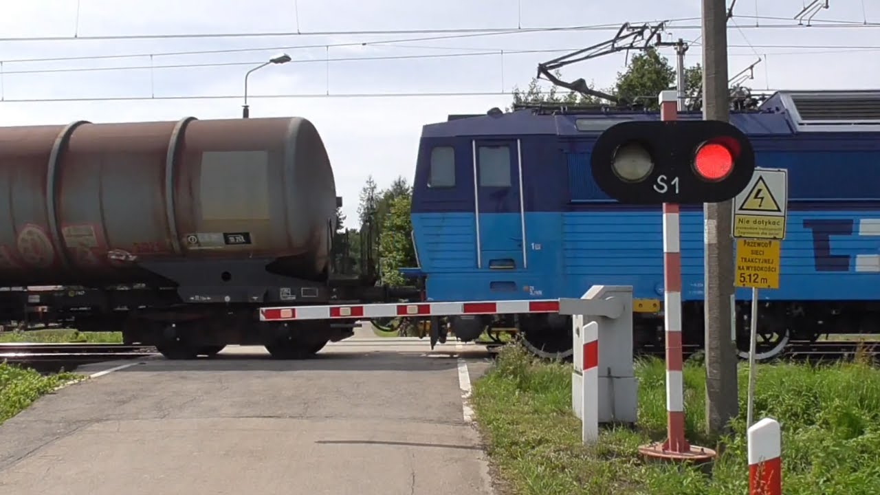 Przejazd kolejowy Zabłocie, ul. Skrajna