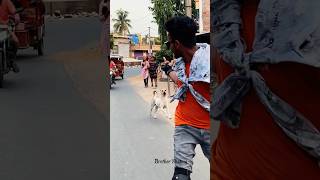 Skating masti 🤪🤣 #skater #brotherskating #skating #girlreaction #girls #funny #road #masti #india screenshot 3