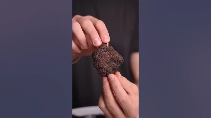 Seasoning a steak with the crust of another steak - DayDayNews