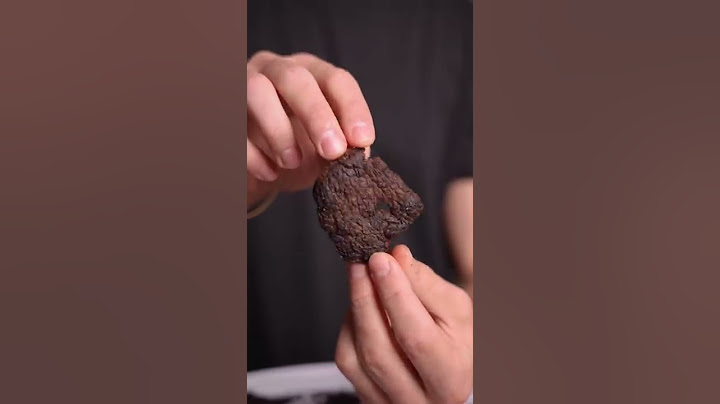 Seasoning a steak with the crust of another steak