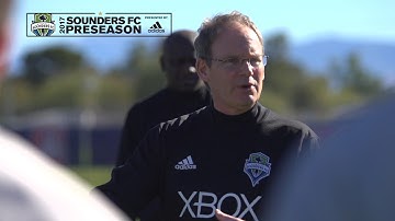 Interview: Brian Schmetzer on where Ozzie Alonso ranks among MLS midfielders