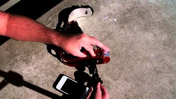 Setting up a smartphone on the Roxant Pro Video Stabilizer