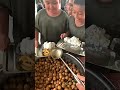 食堂阿姨這樣打飯，妳說氣不氣人！網友：小孩子倒是情緒穩定