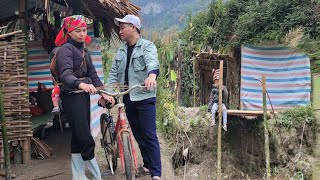Single mother, 34 years old. Picks wild vegetables to sell. Bought a dog. Kiem came home to visit.