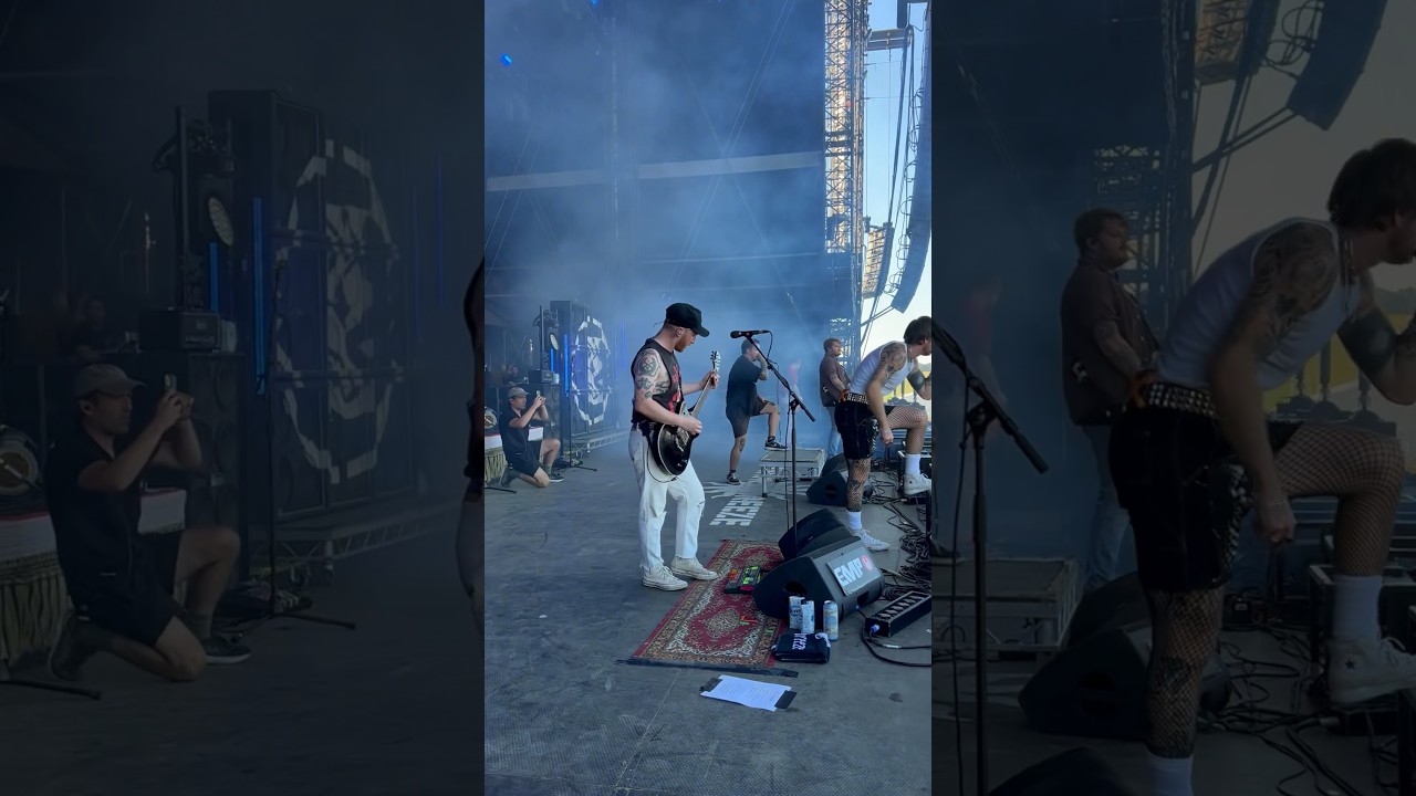 While She Sleeps - Silence Speaks feat. David (Vicious Rain) live at Summerbreeze