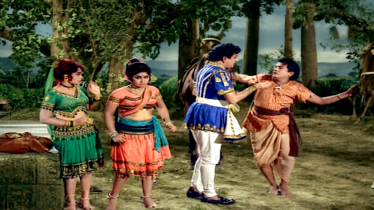 అగ్గివీరుడు,లోని అత్యద్భుతమైన సన్నివేశం || Aggi Veerudu || NTR ...