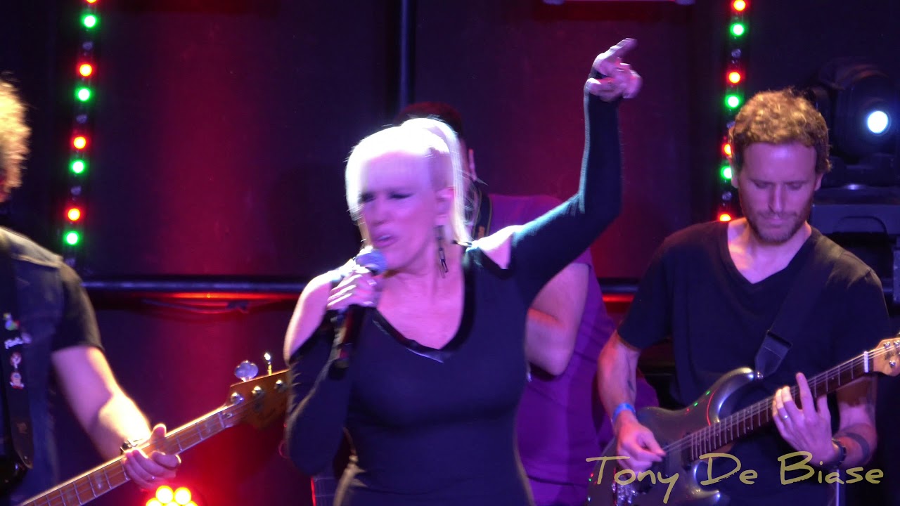 ESTÁ TODO MAL 4K™ (Valeria Lynch)