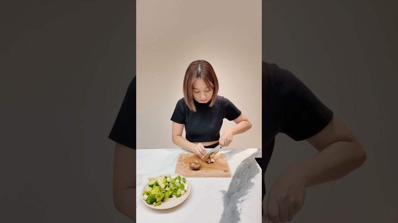 Make a simple Takikomi Gohan (Japanese mixed rice) with me! 