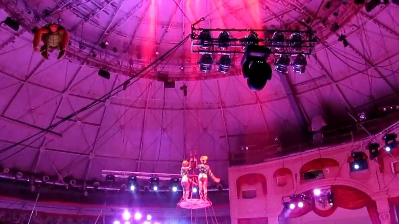 Маша и Ярик на водном представлении в "Цирке на Фонтанке". Санкт ...