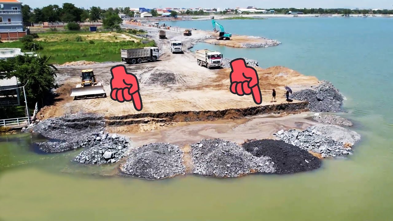 Interrible Landslide Fixing on Deep Area Use Sand Mix With Blue Stones For Filling