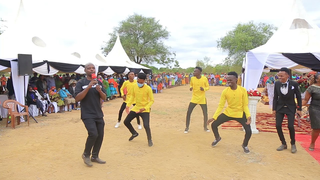 POLE  STEPHEN KASOLO Muvango performance at Mukwenzes burial SMS SKIZA 7184240 TO 811