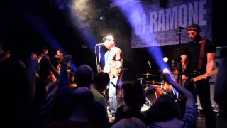 CJ RAMONE - Live  (Sheena is a Punk Rocker)