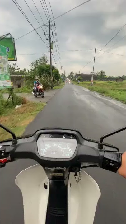 Satru - (di jalan naik Astrea) -  Story' WA full screen // setelah hujan