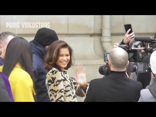 Photo : Zendaya - Greeting du défilé Louis Vuitton prêt-à-porter  automne-hiver 2023/2024 lors de la Fashion Week de Paris (PFW), à Paris,  France, le 6 mars 2023. - Purepeople