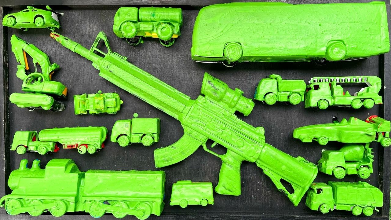 Membersihkan Mainan Mobil Balap, Truk Molen, Bus Tayo, Pesawat, Excavator, Bulldozer, Kereta Api.