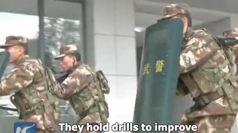 Cảnh sát vũ trang Trung Quốc diễn tập chuẩn bị cho Tết