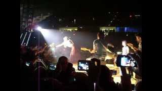 Shakira Cover Nothing Else Matters Live In Torino The Sun Comes Out World Tour 27112010