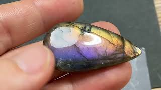 マルチカラーラブラドライト[724] 39x21mm 39Cts / 天然石ルース