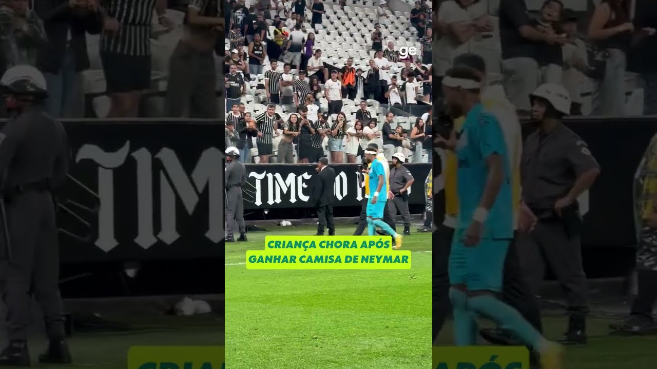 CRIANÇA CHORA APÓS GANHAR CAMISA DE NEYMAR | #shorts | ge.globo