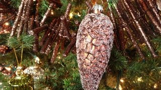 Decorating the Perfect Christmas Tree