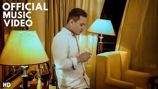 Video thumbnail of "Nashalu Muskan - Mausam Chhetri | Official Music Video | New Nepali Pop Song 2017 |"