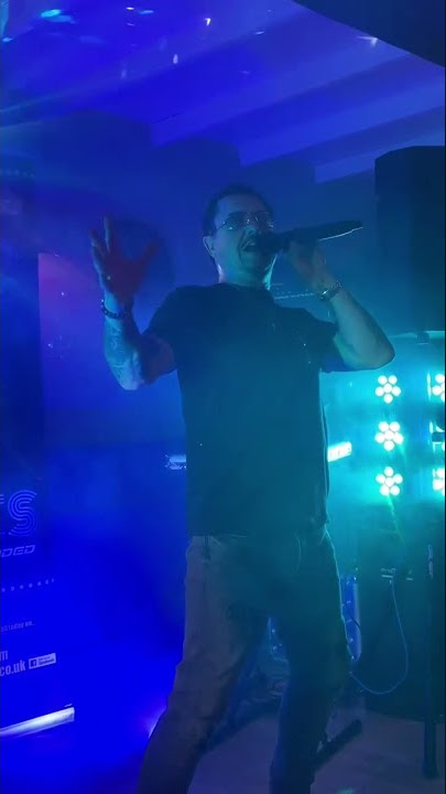 Tony gold sings 80s songs