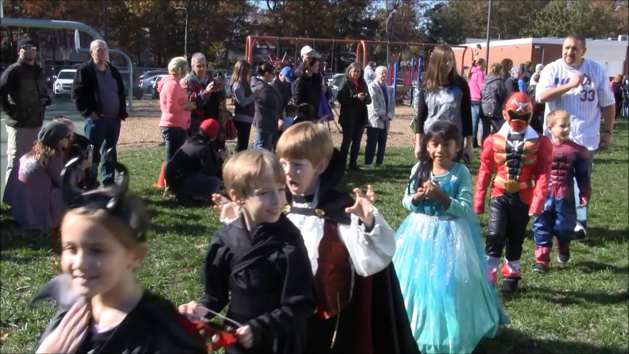 Bayville School Halloween Parade 2015 - YouTube