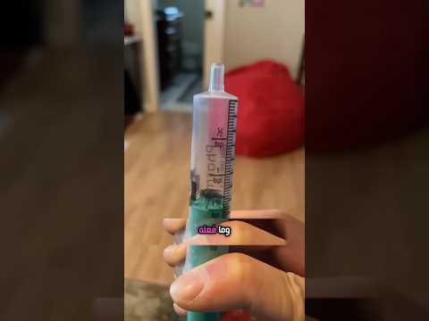 هذا الرجل يحاصر ذبابة داخل حقنة وما فعله بعدها كان جنون ا تام ا Shorts