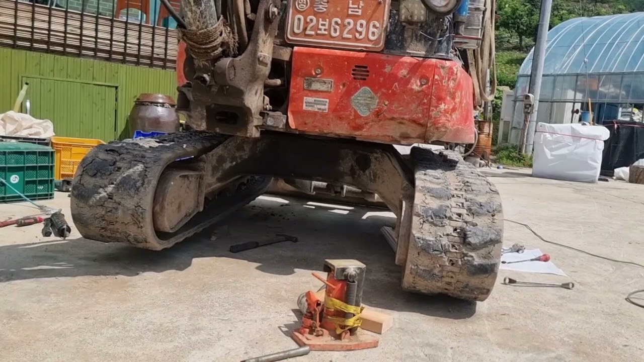 구보다 굴삭기 하부로라 교환♥️ jj 건설 이정묵
