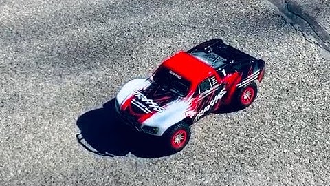 Traxxas Slash VXL 4x4 - First run and first video!