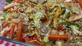 نودلز  بالدجاج والخضروات الصحية والسهلة واللذيذة| Easy Healthy Noodles with Chicken and Vegetables