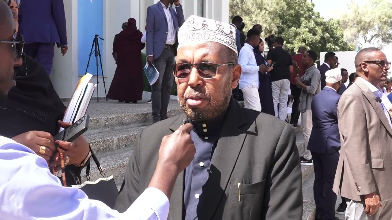 Sheekh Cali Wajiis “Annaga ka culimo ahaan qayb ayaan ku lahen dastuurkan si gaar ah Diinta Dhaqanka