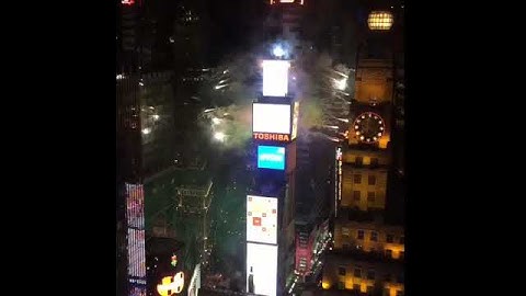 2016: Times Square Ball Drop in New York City on New Year's Eve (countdown นิวยอร์ก)