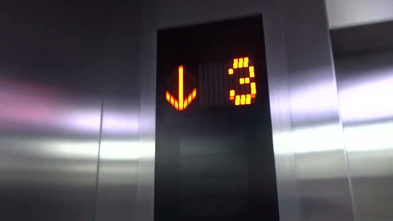 MITSUBISHI ELECTRIC BED ELEVATOR / LIFT STANDARD 1 AT BPK 8 HOSPITAL [1] KRUNG THEP THAILAND