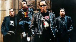 Watch Social Distortion Far Behind video