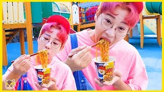 뽀로로 짜장면 먹고 놀이터 놀아요! 인기동요 주방놀이 요리놀이 장난감 놀이 Pororo Noodle pretend play for kids | MariAndKids Vlog