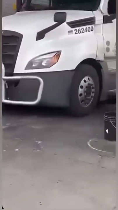 Subxaana laah isagoo tukanaya ayaa la jiidhay #shortvideo