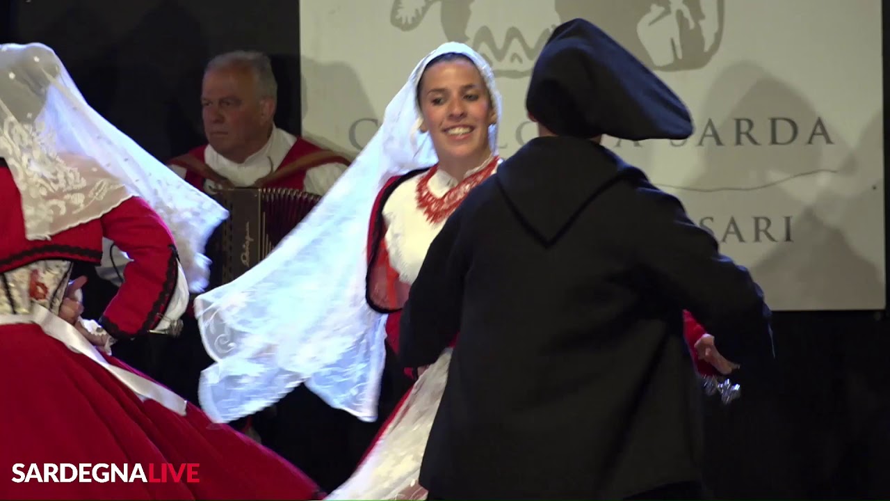 Il Gruppo Folk “Tradizioni popolari” di Villanova Monteleone alla Cavalcata Sarda 2019