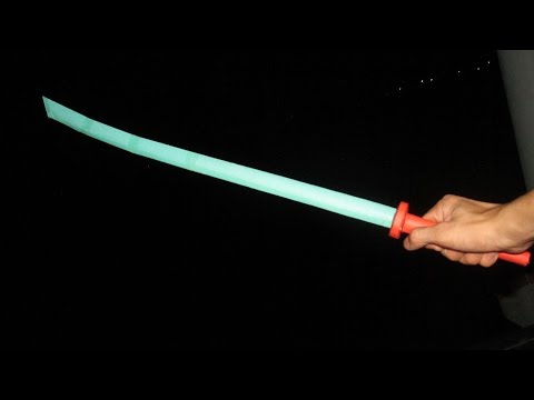 Video: Una spada laser potrebbe tagliare gli artigli di ghiottone?