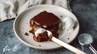 Gingerbread Cake with Caramel Sauce (vegan) | Livs Holiday Menu
Welcome to Livs Holiday Menu! Every Friday from now until December 17, I am bringing you recipes that you can put all together to create the perfect vegan holiday menu! From mains to sides, apps, desserts and even some cocktails and coffee, Ive got you covered this holiday season!
My first cookbook:
https://www.amazon.ca/Liv-Vegan-Budget-Effortless-Plant-Based/dp/0778806251
GINGERBREAD CAKE FULL RECIPE: https://itslivb.com/2021/12/12/gingerbread-cake/
Last weeks recipe: https://itslivb.com/2021/12/07/christmas-twist-bread/
Grab a copy of my cookbook:
Indigo (Canada): https://www.chapters.indigo.ca/en-ca/books/liv-bs-easy-everyday-100/9780778806790-item.html?ref=isbn-search#internal=1
Amazon (Canada): https://www.amazon.ca/Liv-Bs-Easy-Everyday-5-Ingredient/dp/0778806790/ref=sr_1_1?dchild=1&keywords=liv+b+easy+everyday&qid=1610378046&sr=8-1
Amazon (US): https://www.amazon.com/dp/0778806790
Barnes & Noble (US): https://www.barnesandnoble.com/w/liv-bs-easy-everyday-olivia-biermann/1137898256?ean=9780778806790
♡ LETS BE FRIENDS:
Instagram: https://instagram.com/itslivb
Blog : https://itslivb.com
Pinterest: https://pinterest.ca/itslivb
Lifestyle channel: http://goo.gl/nFfTEs
♡ CAMERA: Canon 80D
♡ EMAIL (Business only): contactlivb@gmail.com
♡ MUSIC: epidemicsound.com
♡ FTC: not sponsored. Gingerbread Cake with Caramel Sauce (vegan) | Livs Holiday Menu