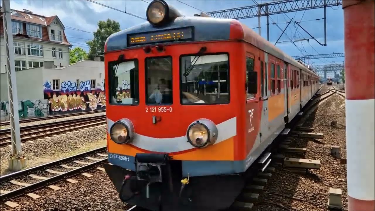 Pociąg i Lokomotywa wokół Mista Ciężarówek | Miasto Ciężarówek Kreskówki o pojazdach budowlanych