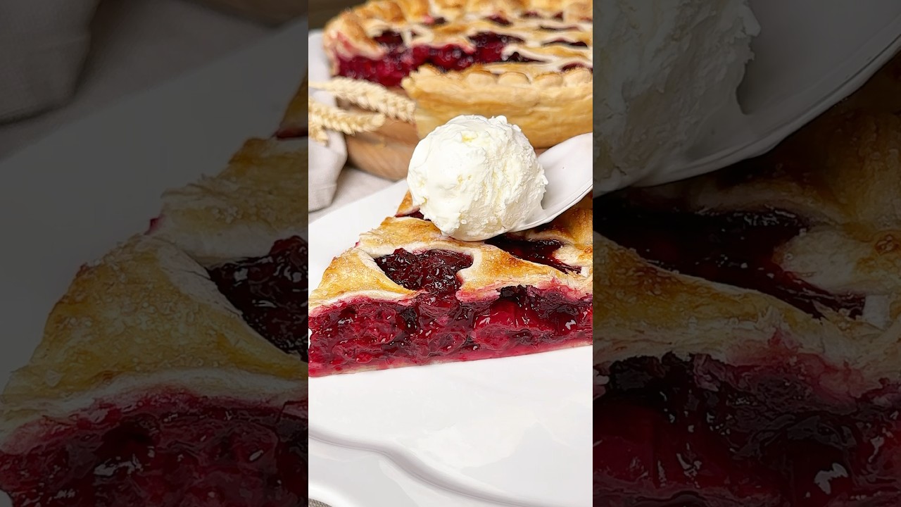 Вишневый пирог🍒 (рецепт в комментариях) 
