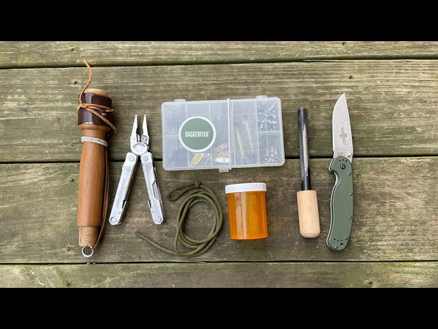 Here's my current gear setup. I'm hoping to continue learning from my  environment and make some cool stuff this year. : r/Bushcraft