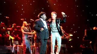 Cliff Richard Soulicious Tour 2011   25 oct  London O2    I&#39;m your puppet