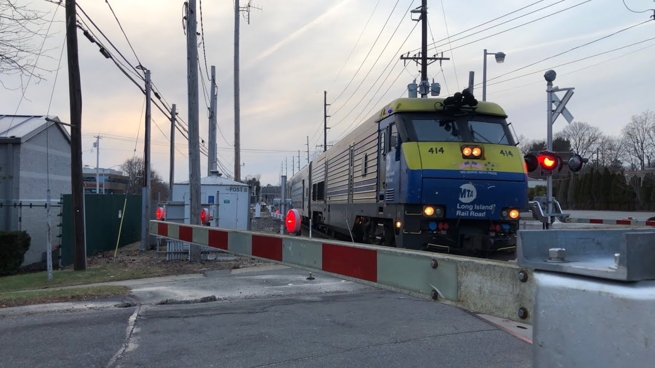 lirr-thursday-afternoon-railfanning-at-smithtown-youtube