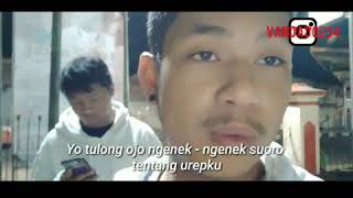 Pakailah cangkem mu dengan tata cara yang bermutu....story WA😂😅