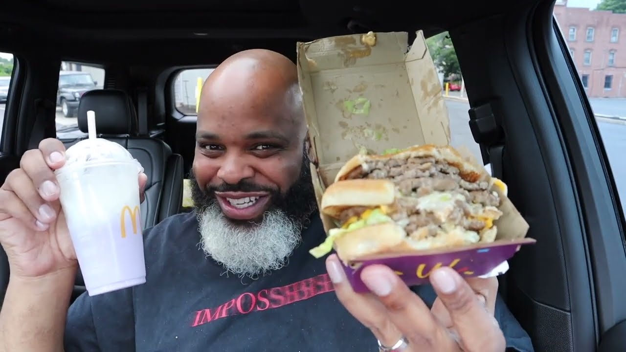 Обзор НОВОГО меню ко дню рождения «Гримаса» от McDonald's: съедаем САМЫЙ БОЛЬШОЙ МАК!